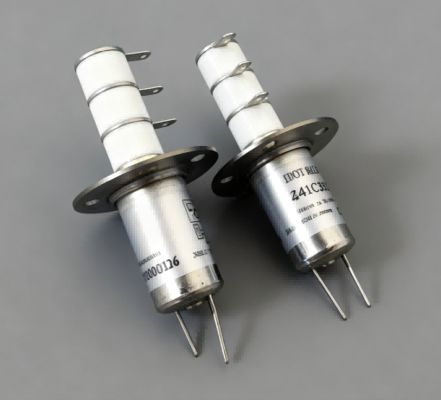 購入 小さい容積の高圧真空のリレーDC5KV操作電圧30A流れ online manufacture
